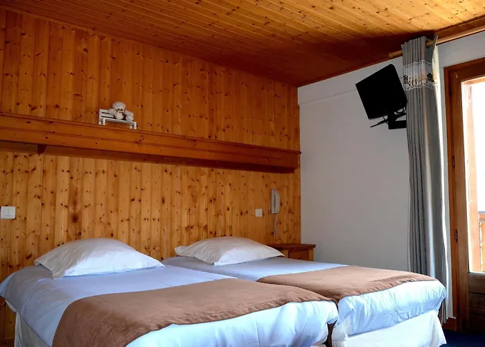 Logis Les Bruyères Hotel