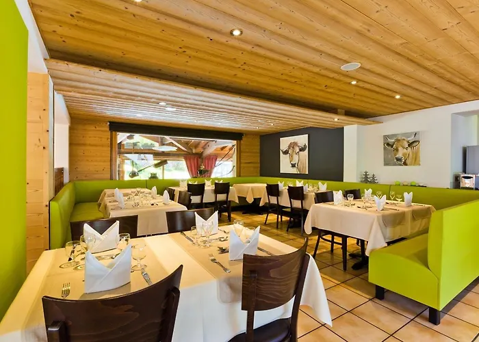 Logis Les Bruyères Hotel 3*