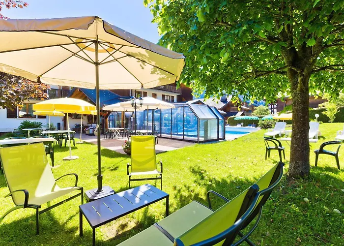 Logis Les Bruyères Hotel