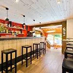 Les Bruyeres Hotel